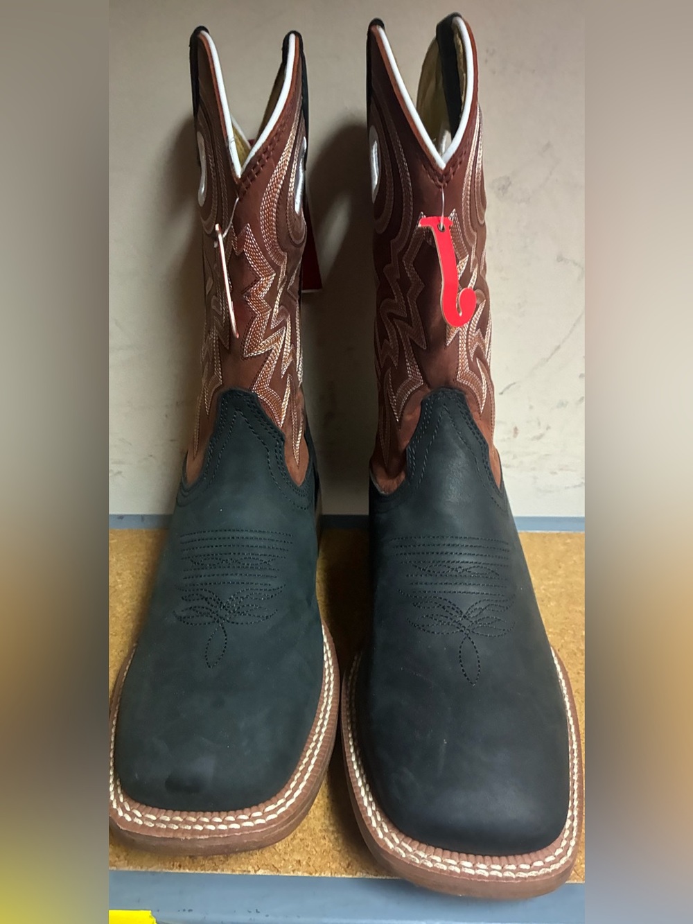 Justin Big News FN7022 Men’s 7.5 D Black/Brown Square Toe Cowboy Boots NEW